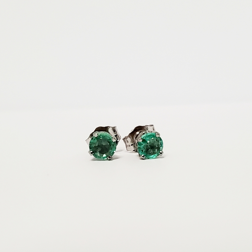 1/2 CTTW Emerald Earrings